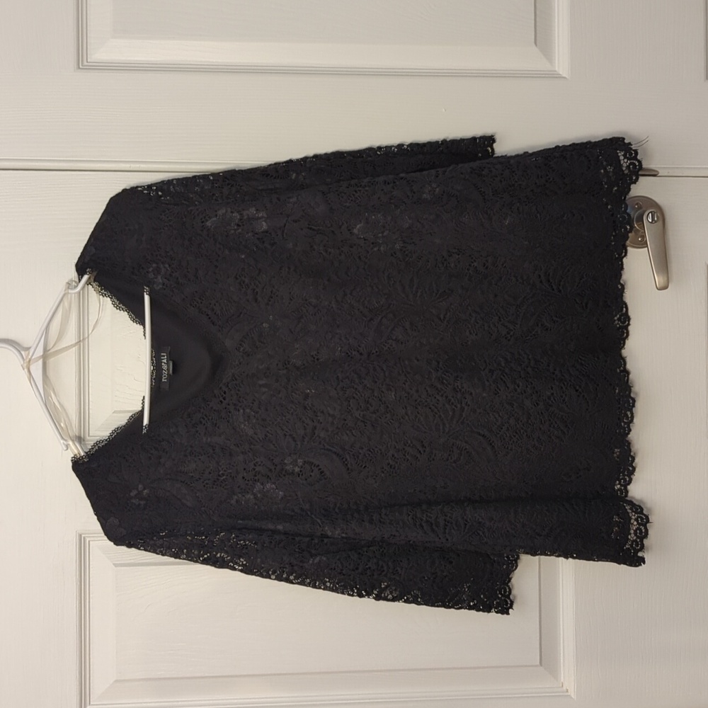 Roz & Ali lace blouse